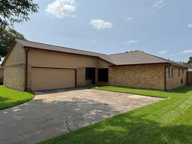 9831 Shell Rock Rd — Photo 3