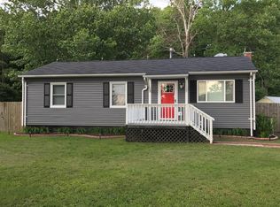 10381 Burkes Pond Rd, North, VA 23128