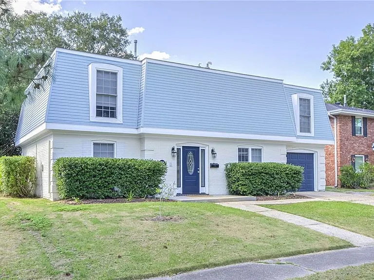 2741 Chelsea Dr — Photo 2