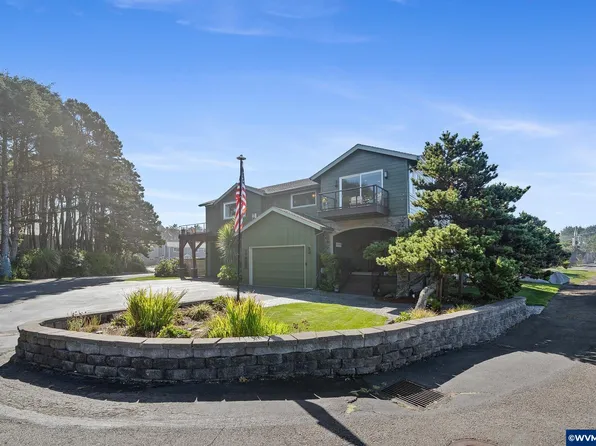 424 SW Cliff St, Depoe Bay, OR 97341