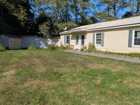 47 Hill St APT 4, Eddington, ME 04428