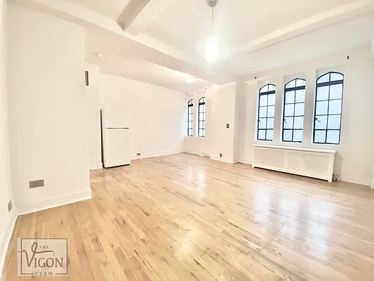 Rented by Bond New York | media 16