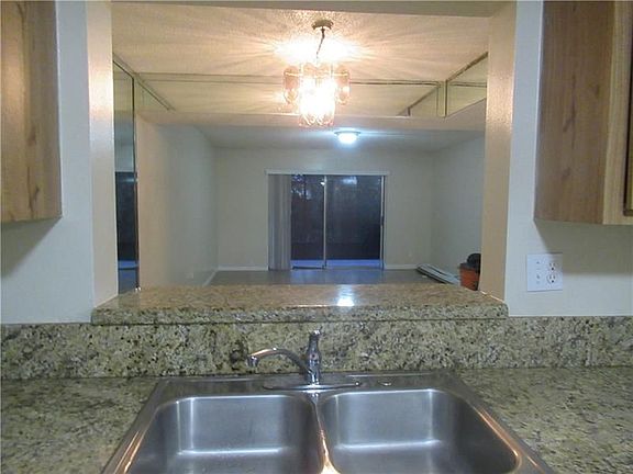 5th image of 3026 Coral Springs Dr #106-3
