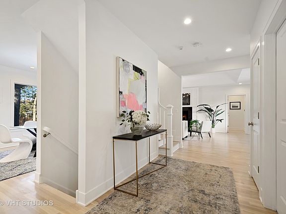 3rd image of 2895 Sheridan Pl