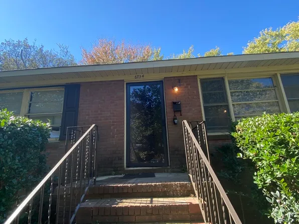 6734 Woodstream Dr, Charlotte, NC 28210