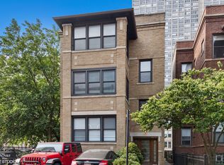 645 W Bittersweet Pl #1, Chicago, IL 60613