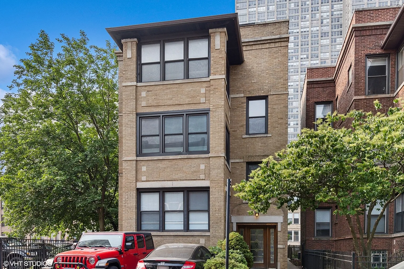 645 W Bittersweet Pl #1 photo 1