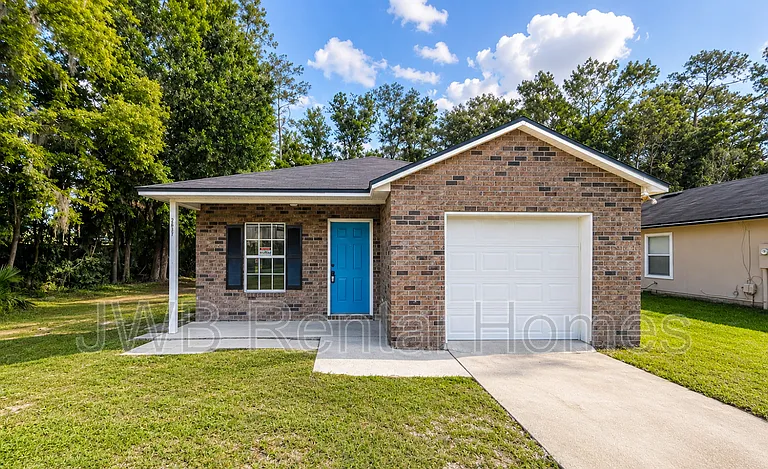 2037 Sessions Ln — Photo 1