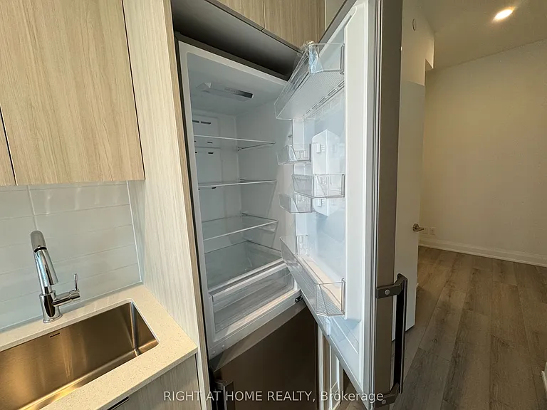743 Warden Ave #218 — Photo 30