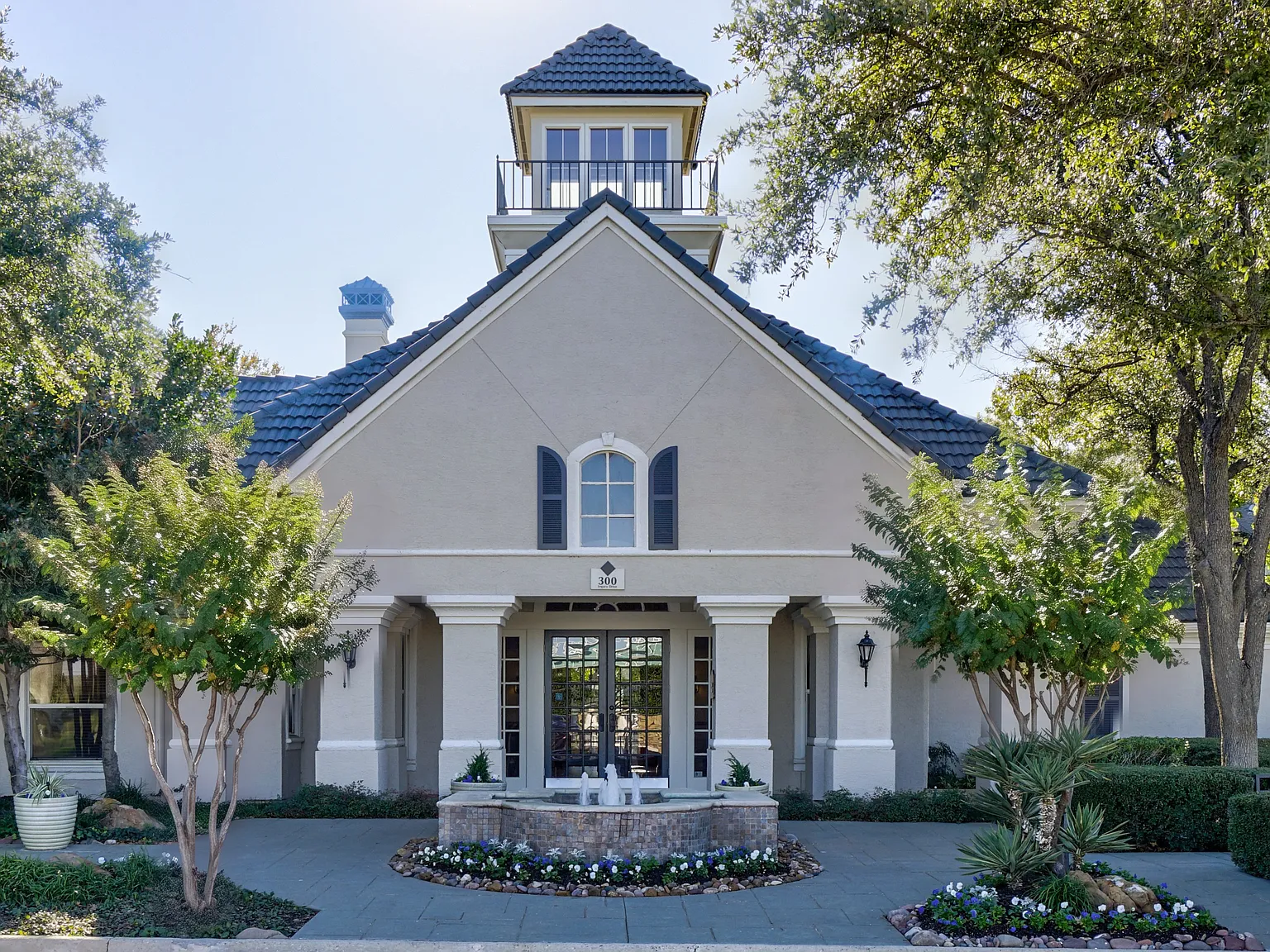 Saxony at Chase Oaks Apartments — Photo 1