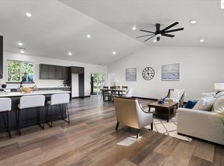 142 Mountain View Rd, Moyie Springs, ID 83845