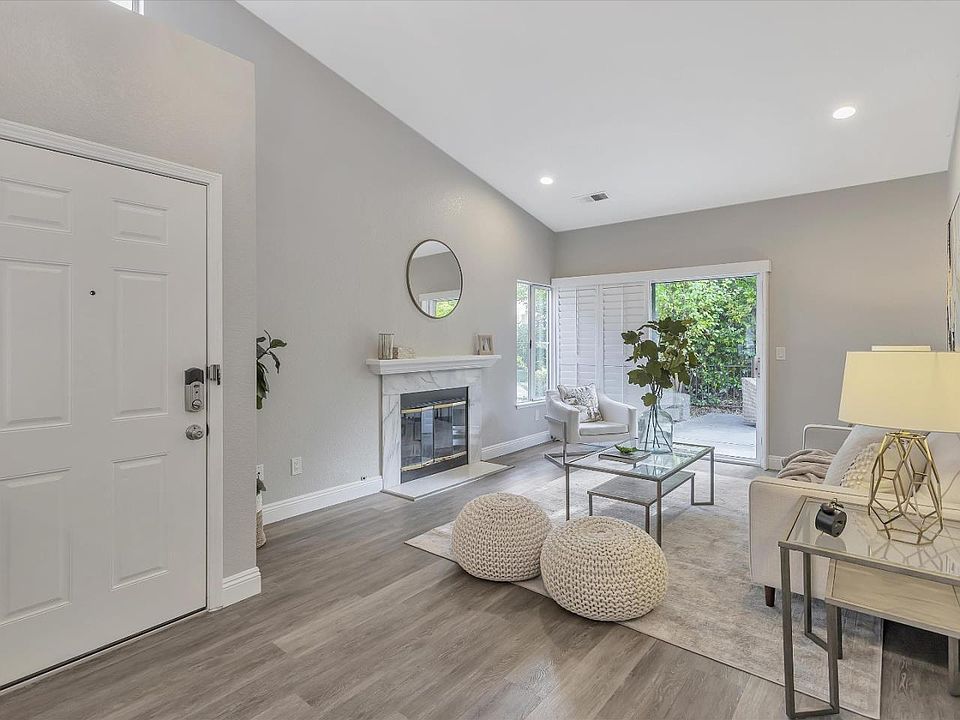 1st image of 1588 Fairway Green Cir