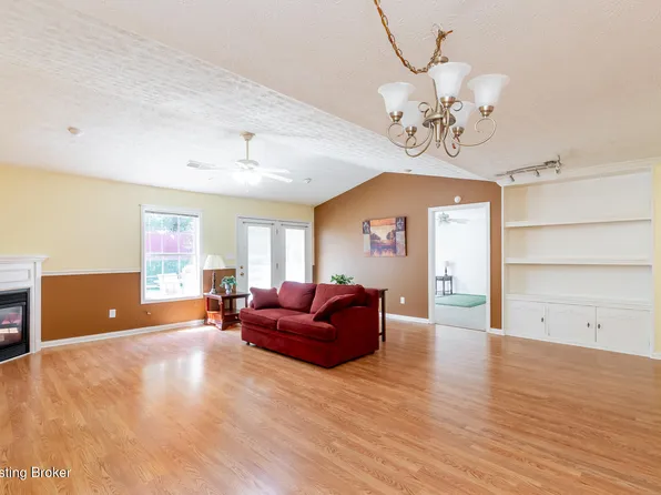 6618 Woods Mill Dr, Louisville, KY 40272