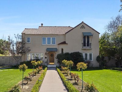 2721 18th St, Bakersfield, CA, 93301