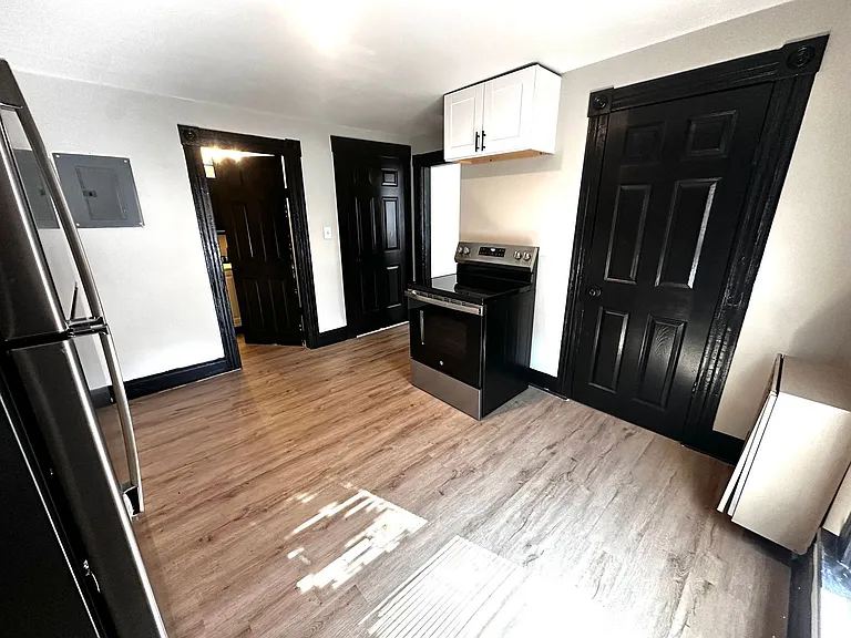 330 Lowell St #2 — Photo 7