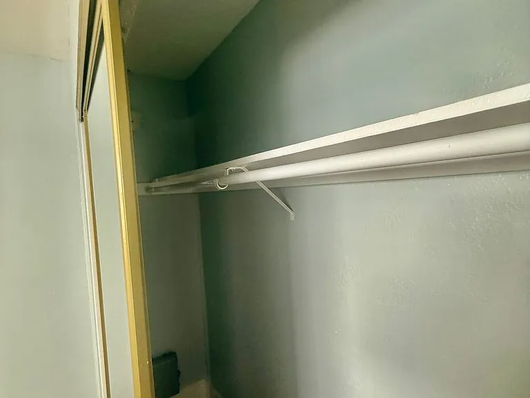 Howard & Lexington Apts — Photo 35