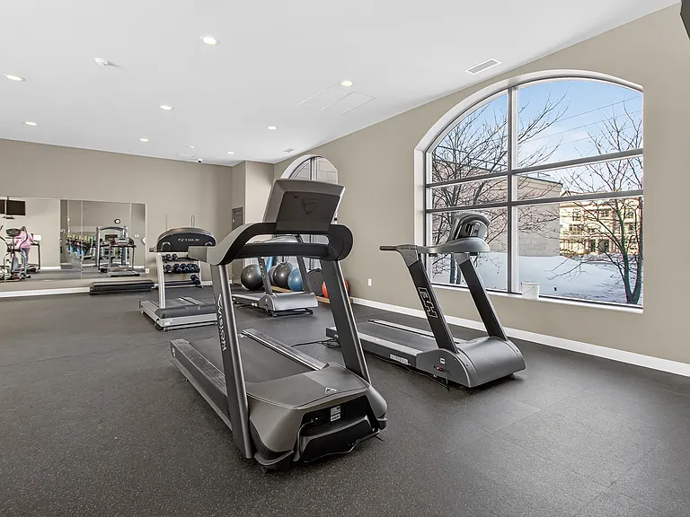 260 Villagewalk Blvd — Photo 23