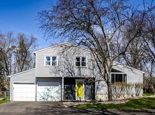 6113 Lakeshore Rd, Cicero, NY 13039