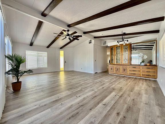 3rd image of 8 Schooner Ln