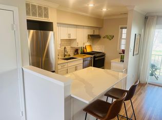 2422 Barracks Pl APT 3, Charlottesville, VA 22901