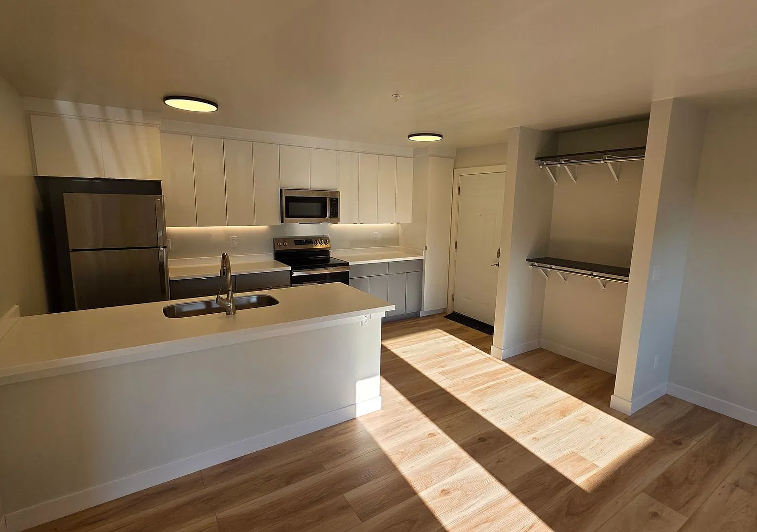 Commonwealth Flats — Photo 4
