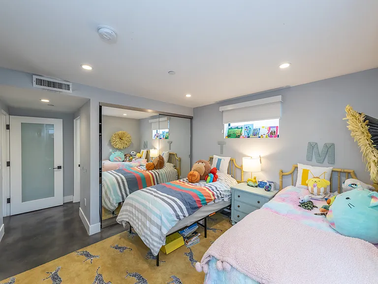 2506 S Wilson Ave — Photo 45