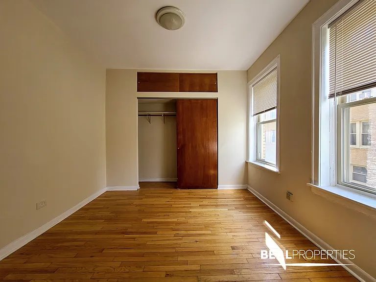 4225 Paulina — Photo 32