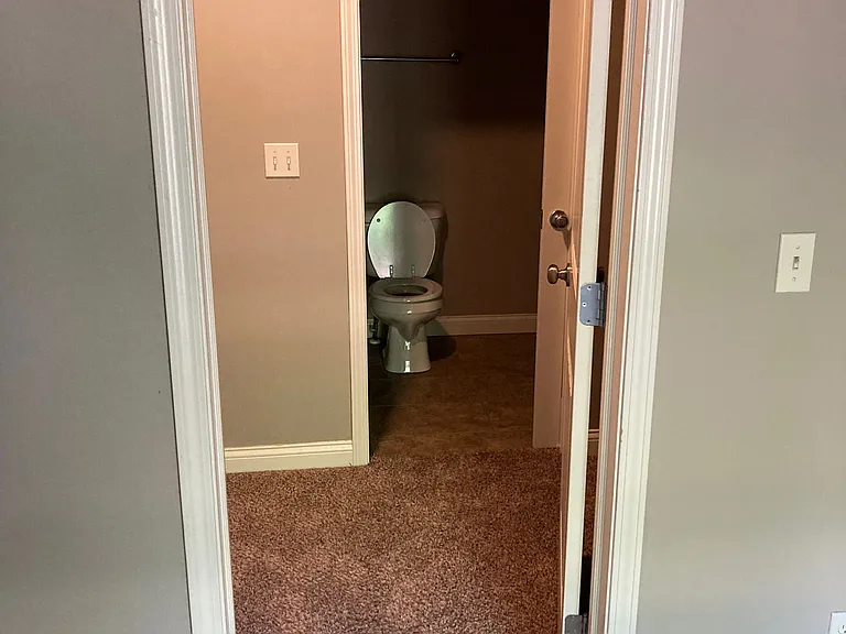 WALK THROUGH CLOSET TO PRIVATE BATH