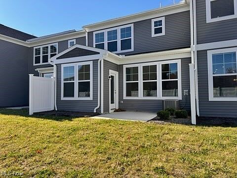 2nd image of 726 Harbour Town Ct