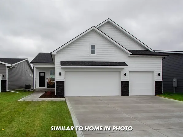 3005 Bluebell Ln, Pella, IA 50219