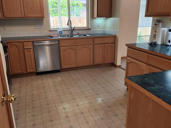 5th image of 4114 W Olympic Ave