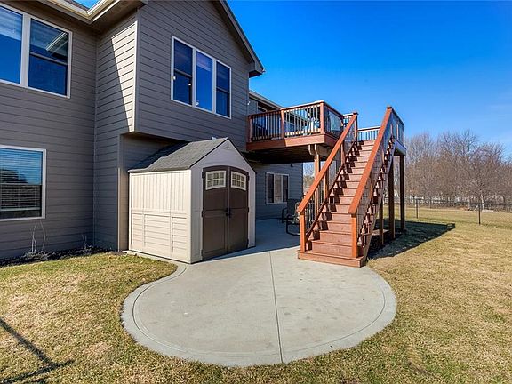 3rd image of 411 NE 51st Ct