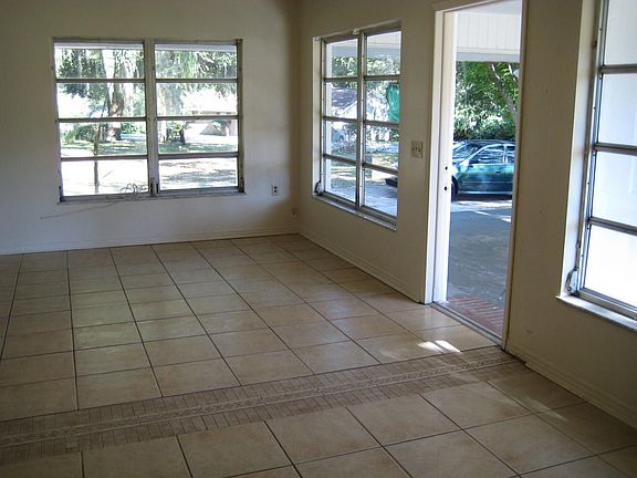 5th image of 640 Orange Valley Cir
