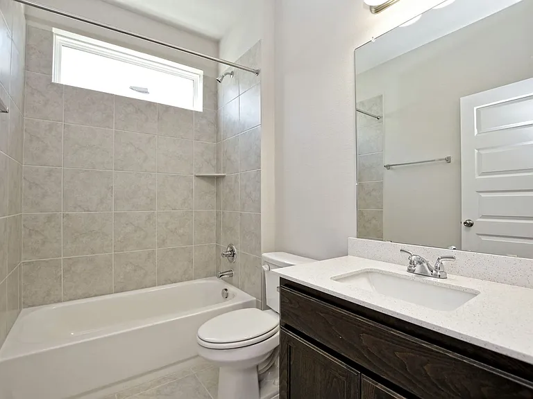 164 Fabion St — Photo 32