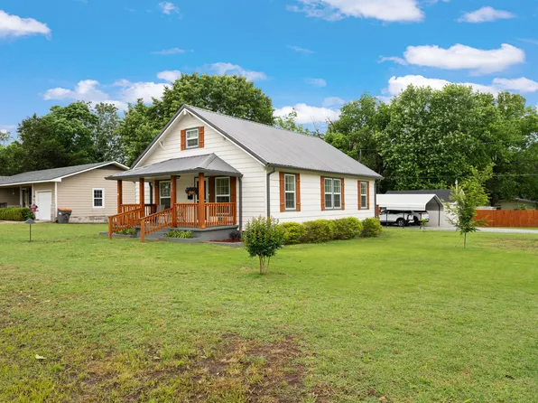 902 S Grand St, Grove, OK 74344