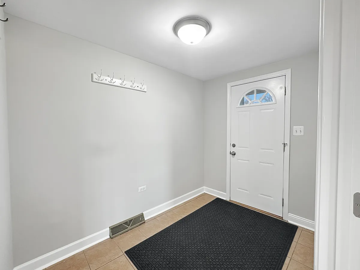 Mud room - 3135 Chicago Rd #2