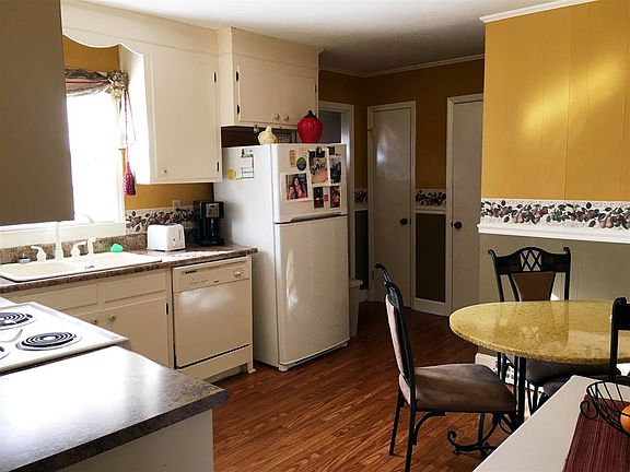 3rd image of 227 Saint Matthews Ln