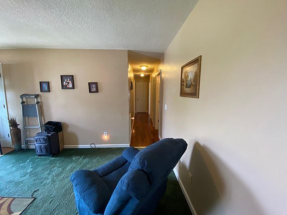 4th image of 101 Wintergreen Dr