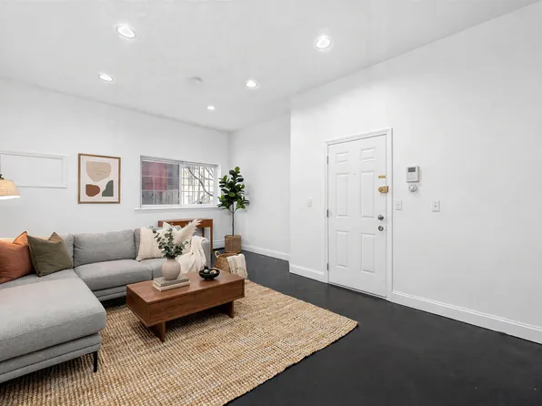 75 Palisade Avenue image 1 of 11