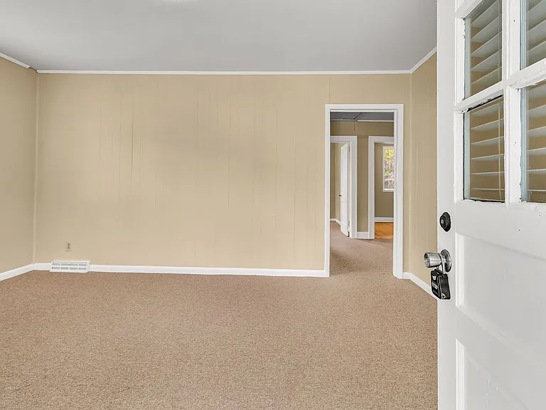 2330 Bailey Dr — Photo 7