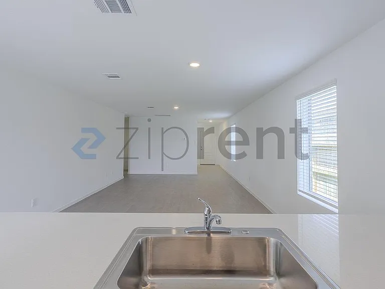31416 Pratola Serra Cir — Photo 14