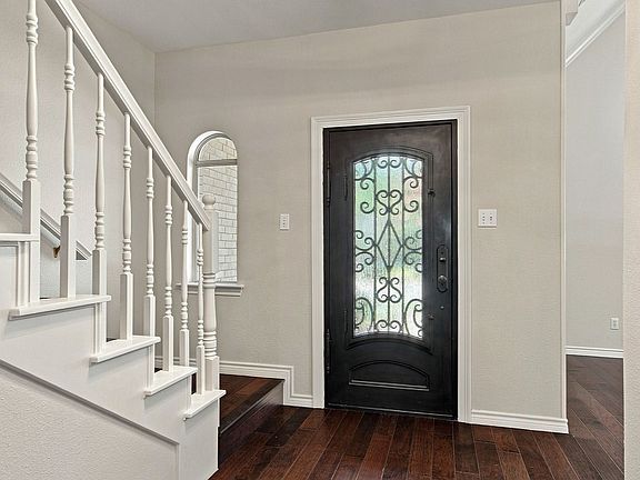 3rd image of 2620 Heather Brook Ct