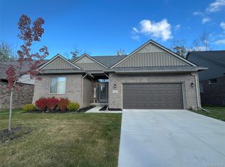 52966 Trailside Dr, New Baltimore, MI 48047