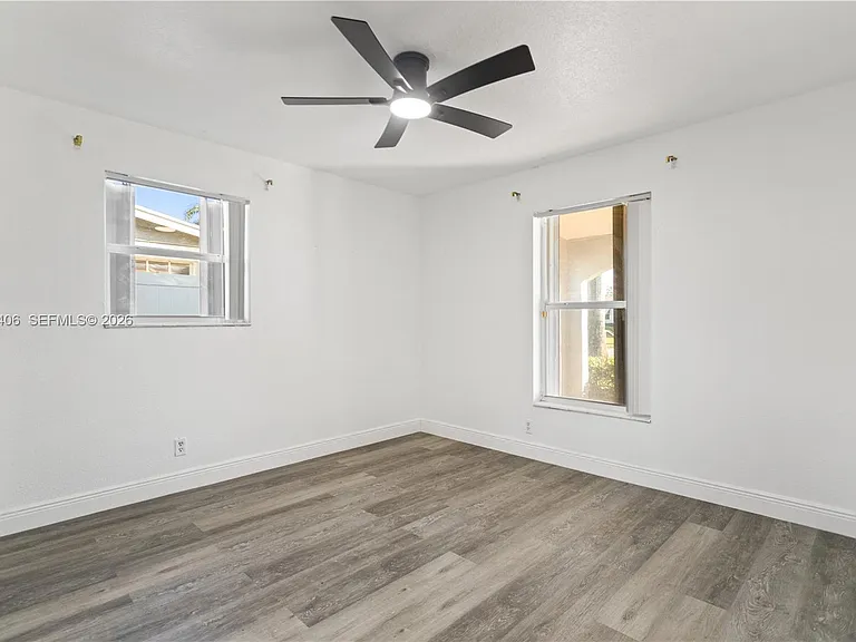 3521 NW 18th Pl — Photo 23