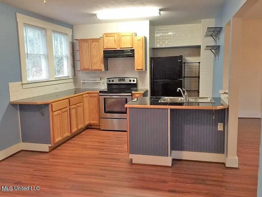 2 bed, 1.0 bath, 1240 sqft, $1,450 — Photo 3