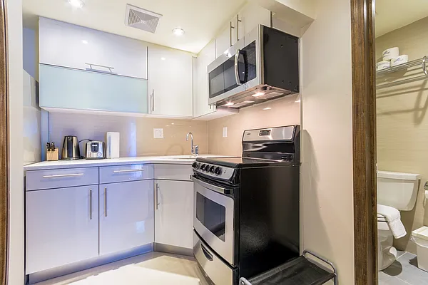 Rented by Townhouse Apartments | media 13