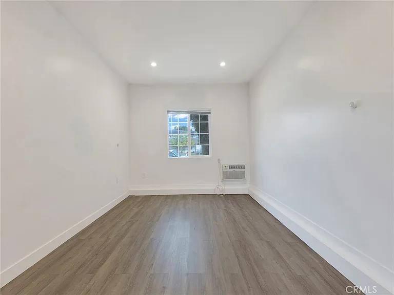 22222 Vanowen St — Photo 10