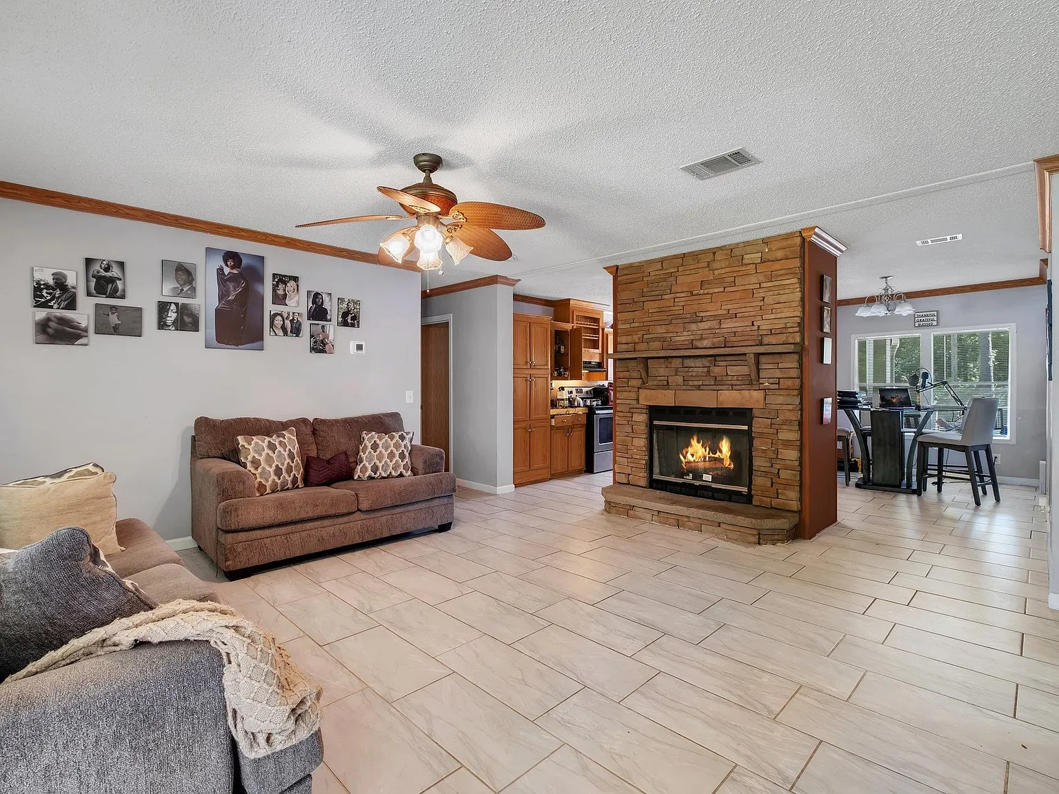 3 bed, 1080 sqft, $1,600 — Photo 3