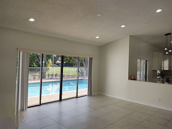 4th image of 10726 NW 6th St