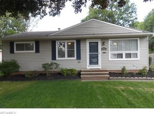 23964 Lebern Dr, North Olmsted, OH 44070